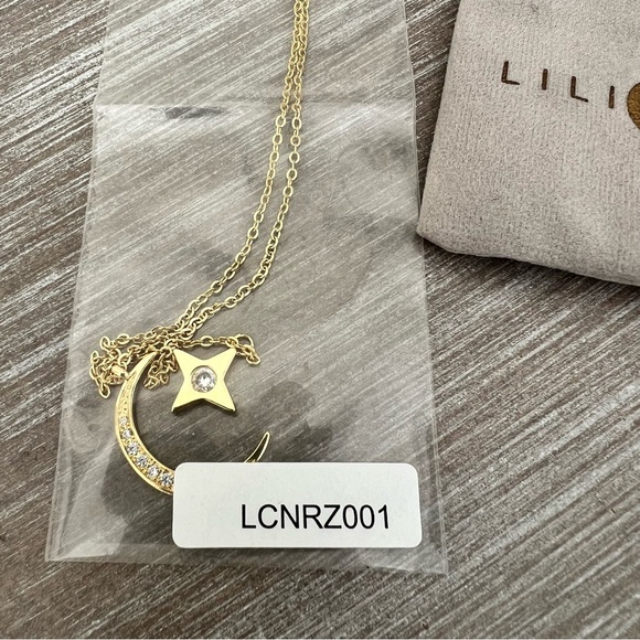 Lili Claspe Rope the Moon and Star Lariat Necklace Gold Tone NEW with a Tag - Picture 4 of 8
